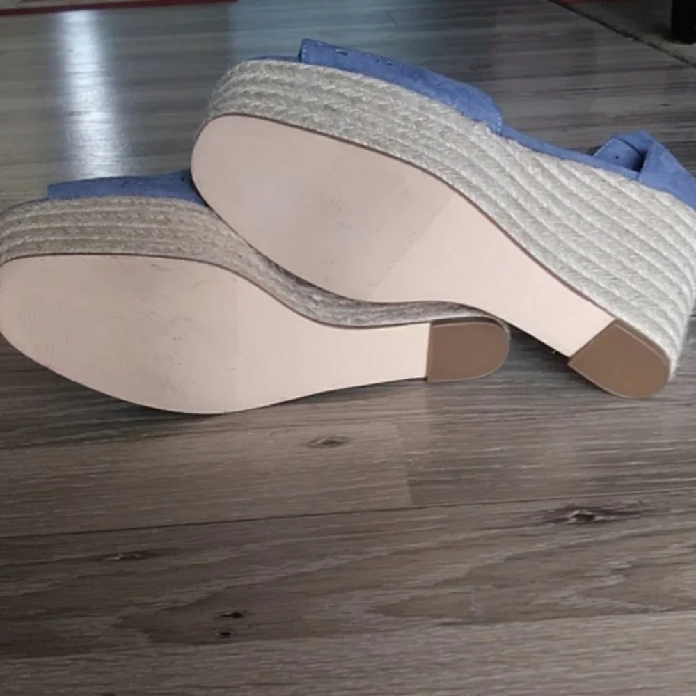 NWOB 14th & Union blue espadrilles sandals